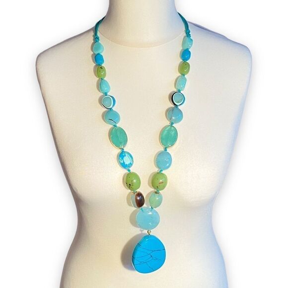 0692 Heavy Blue Stone Necklace with Large Turqoise Center Feature New - Picture 1 of 6